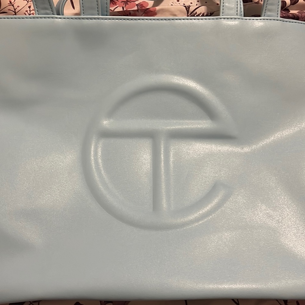 Medium telfar